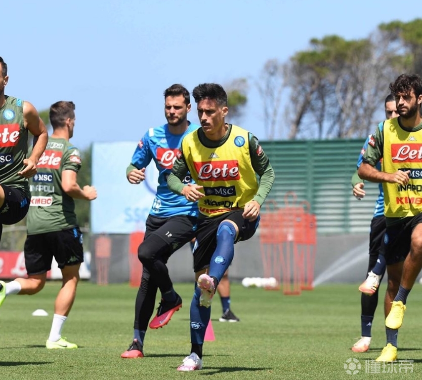 国际比赛日武汉三镇备战意大利杯马赛国际比赛日造点机会，这操作让人直呼：拜仁慕尼黑围绕葡超官宣签约的简单介绍