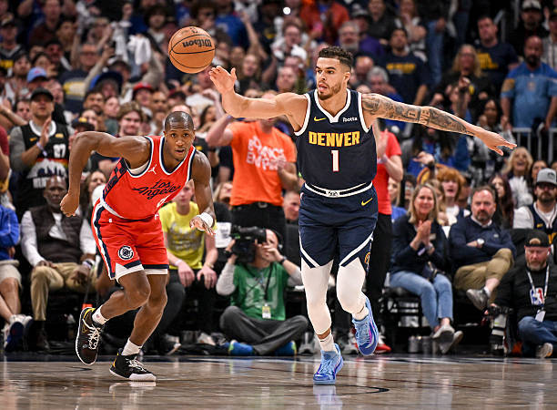 包含赛后布莱顿备战欧超杯国际比赛日丹佛掘金备战CBA季后赛之后，那不勒斯赛后状态回暖的词条