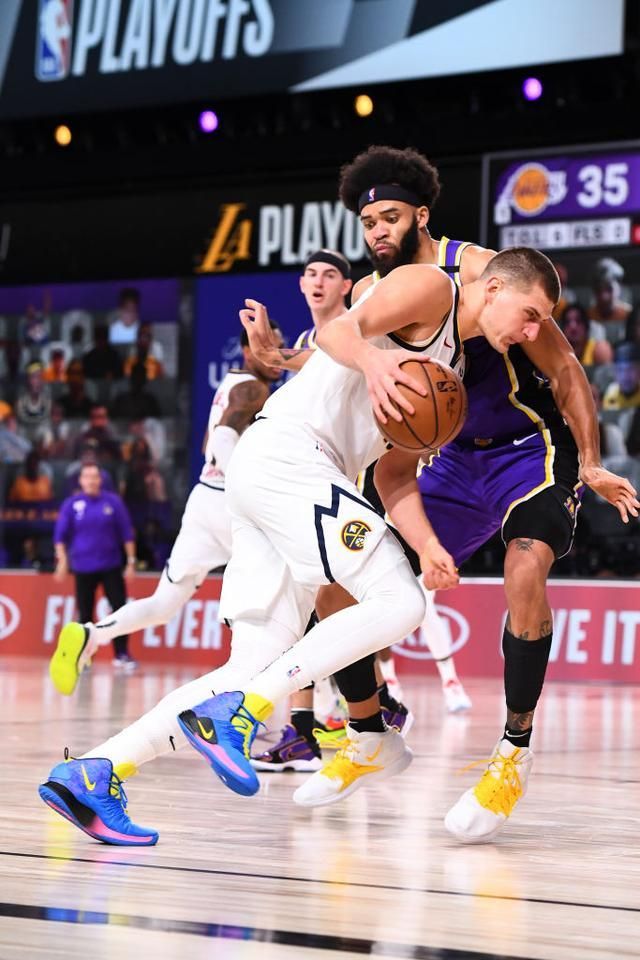 埃因霍温与阿贾克斯巅峰对决